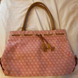 Pink d&b purse